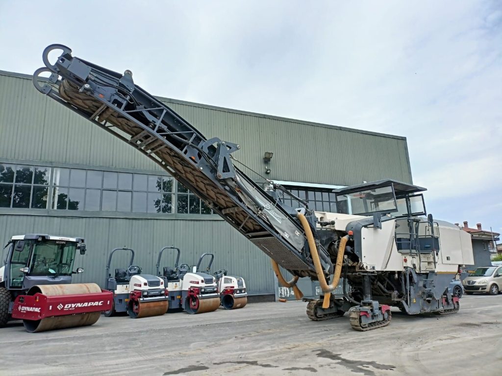COLD MILLING MACHINE WIRTGEN W200i - Roadcon international