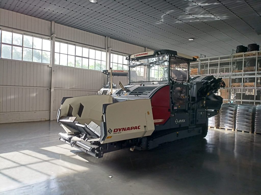 DYNAPAC MOBILE FEEDER 2500CS IMIX - Roadcon international