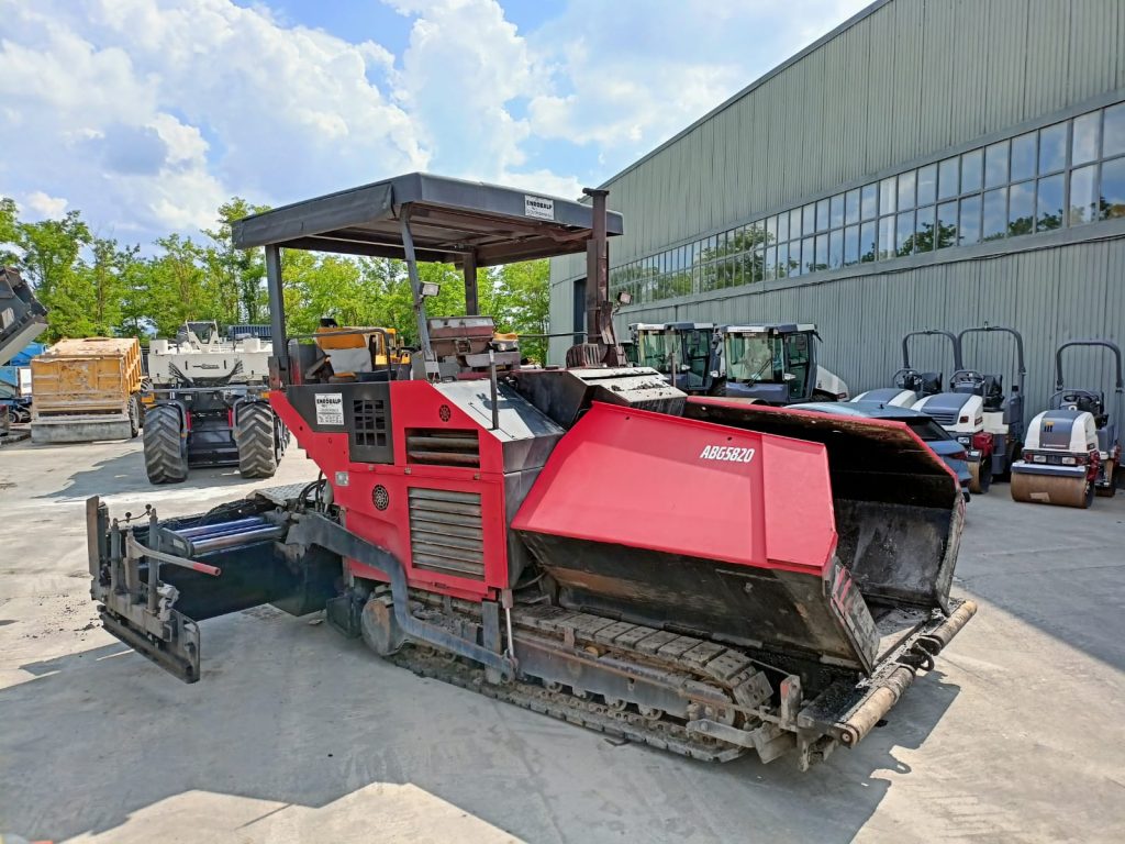 PAVER ABG TITAN 5820 - Roadcon international