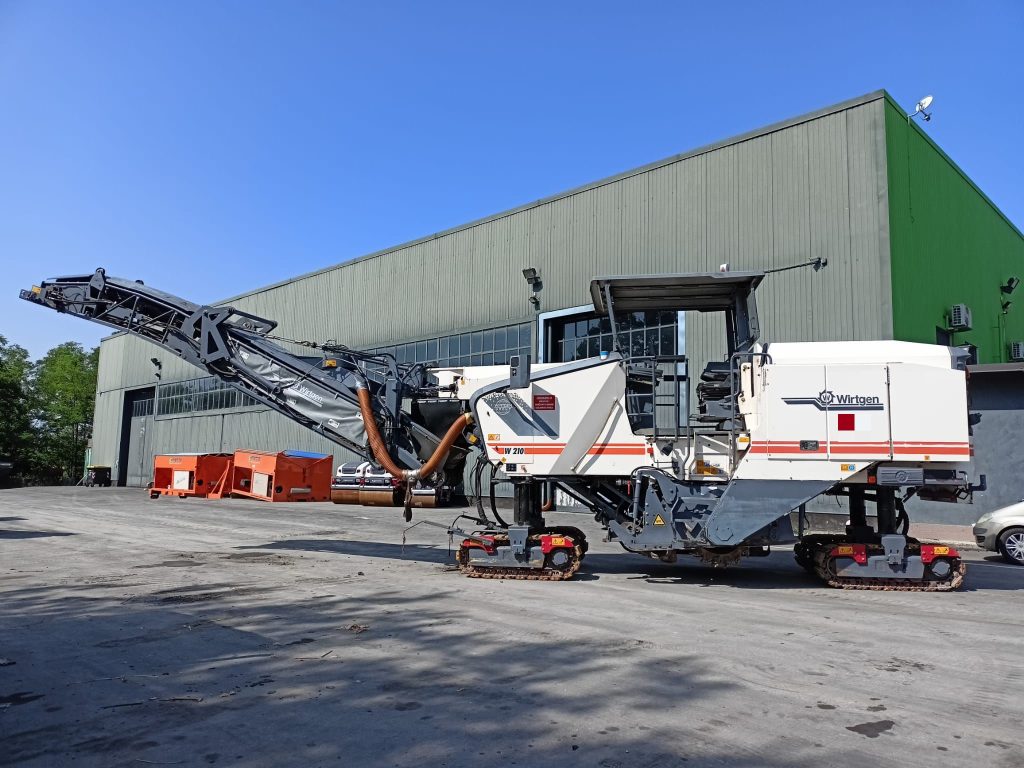 PAVER WIRTGEN W210 - Roadcon international